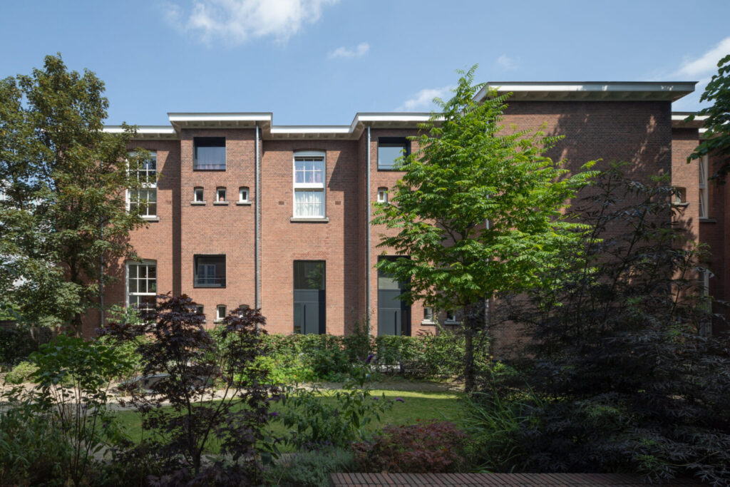 De Osseweischool is in 2021 getransformeerd van een school tot 6 bijzondere stadsvilla’s.